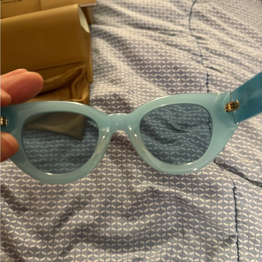 Burberry Sunglasses - Brand New in Box. - Picture 10 of 13